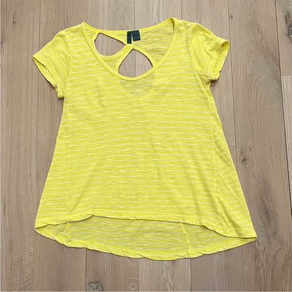 Anthropologie Left of Center Cutout Back Short Sleeve Tee Shirt Top Yellow XS - Picture 5 of 13